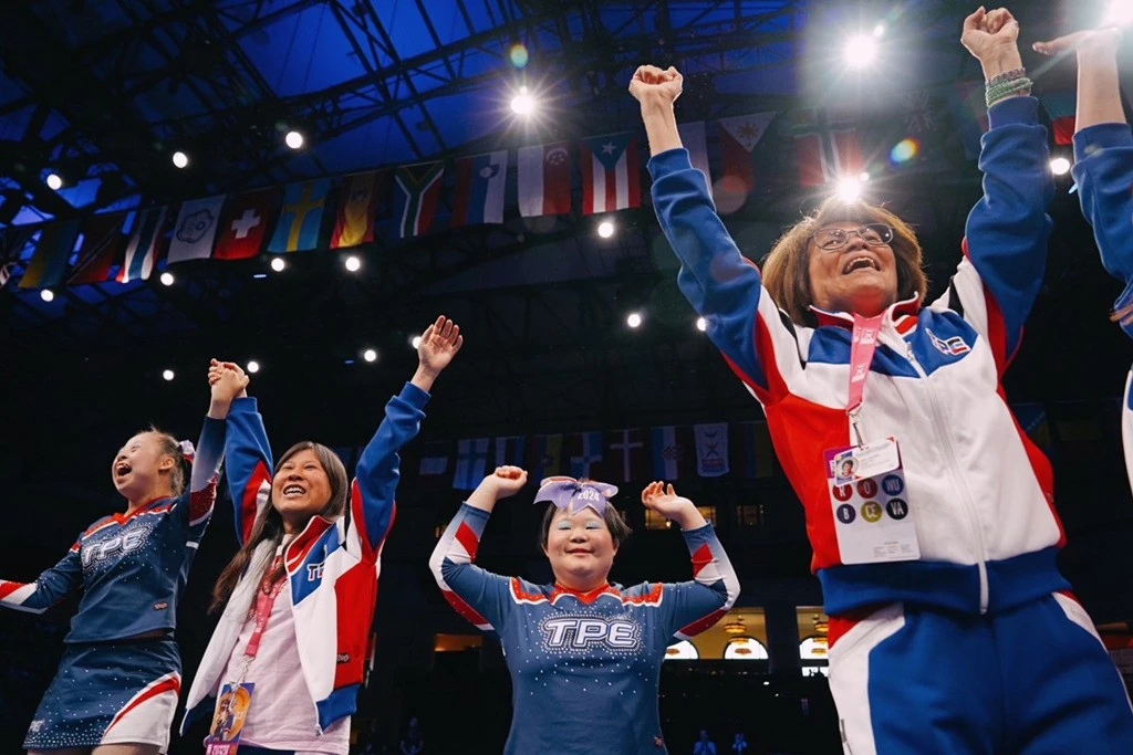 苗特啦啦隊獲世界冠軍　安格科技全程紀錄